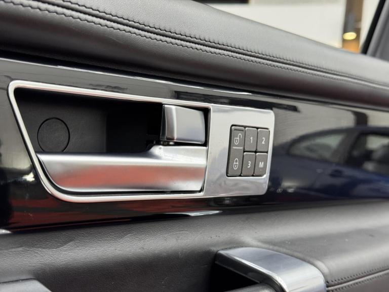 2016 Land Rover Discovery 3.0 SDV6 Landmark 5dr Auto ESTATE DIESEL Automatic