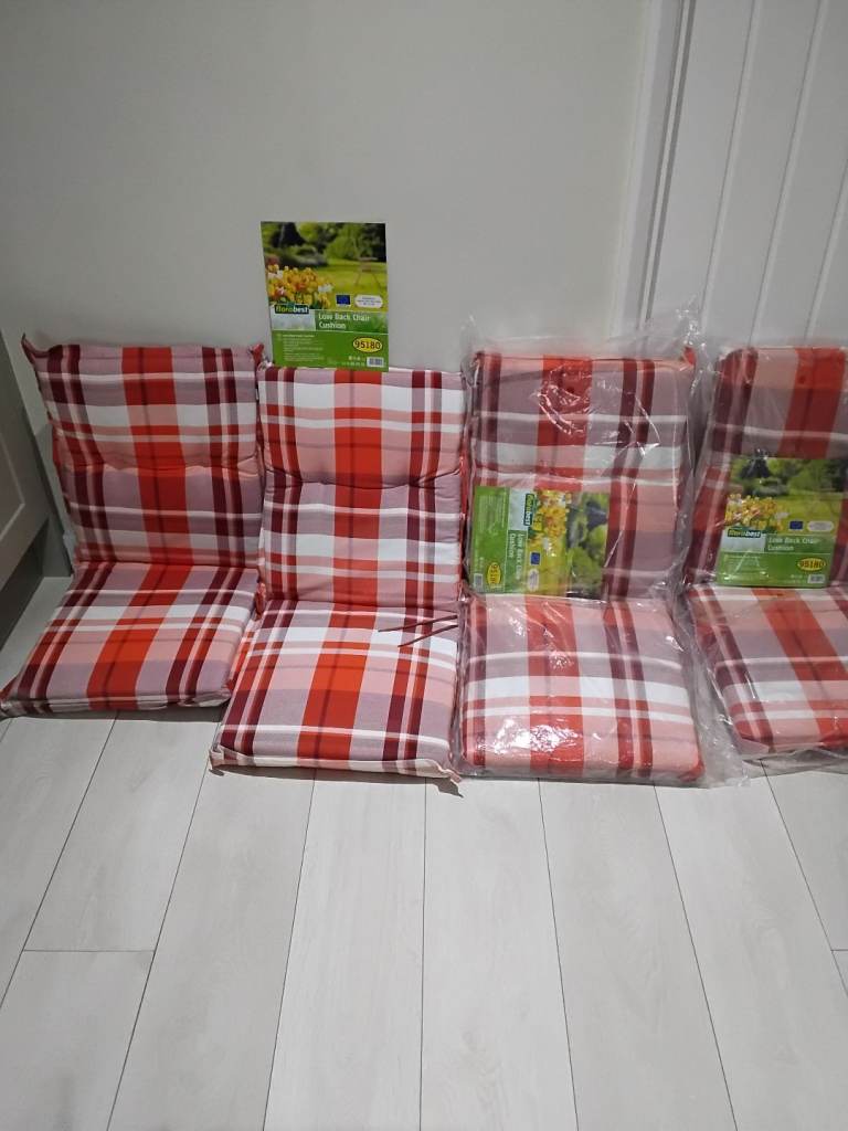 4 NEW GARDEN CHAIRS CUSHIONS 