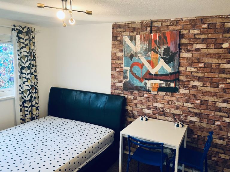 Beautiful Magnificent Double Room To Let Next To Plaistow Station All Bills Included