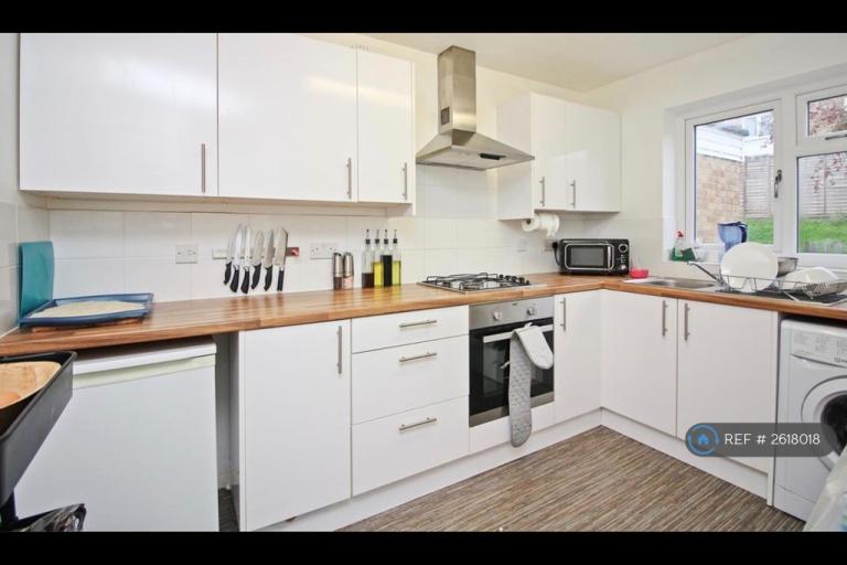 4 bedroom house in Downs Road, Canterbury, CT2 (4 bed) (#2618018)