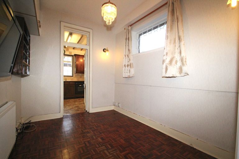 Chain free! Hane Estate Agents are pleased to offer a spacious 4 bedroom semi-detached house. 