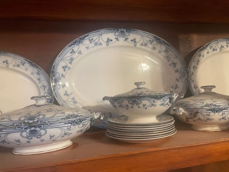 Ford & Sons Ltd "Lincoln" English Transferware Collection – 31 Pieces