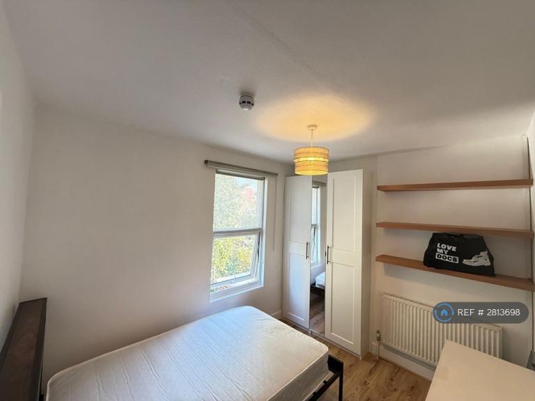1 bedroom in Crofton Road, London, E13 (#2813698)