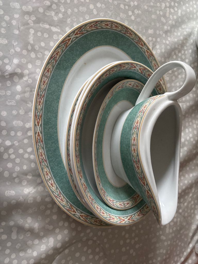 Wedgewood dinner and tea set pieces