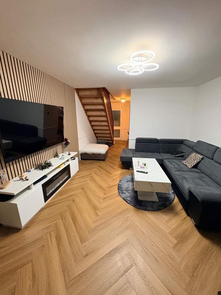 Bright Double Room for professional/student