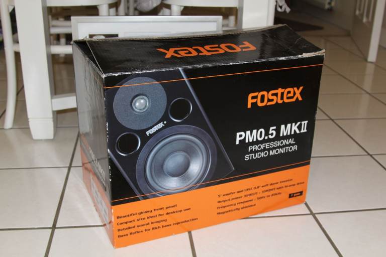 Fostex PM0.5 Active Monitor Speakers - PAIR - PIANO BLACK - ORIGINAL BOX - A+