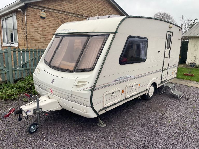 Abbey GTS Vogue Fitted Motor Mover 2 Berth, 2001 L Shape Large End Bathroom