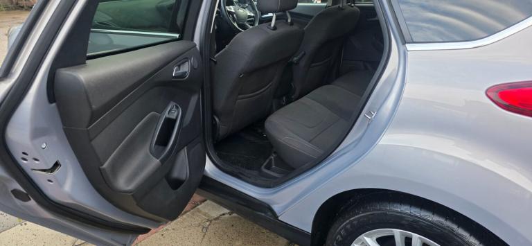 2013 Ford Focus 1.6 125 Titanium 5dr Powershift HATCHBACK Petrol Automatic