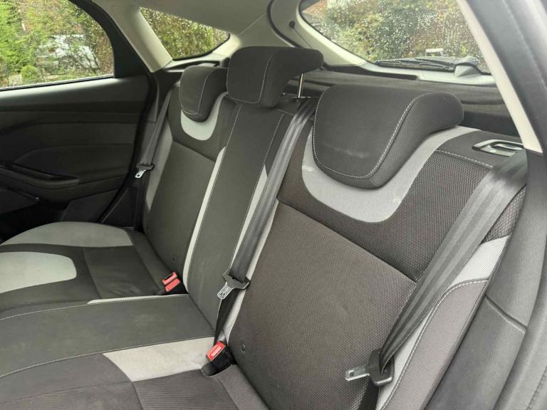 2014 Ford Focus 1.0 125 EcoBoost Zetec S 5dr HATCHBACK Petrol Manual