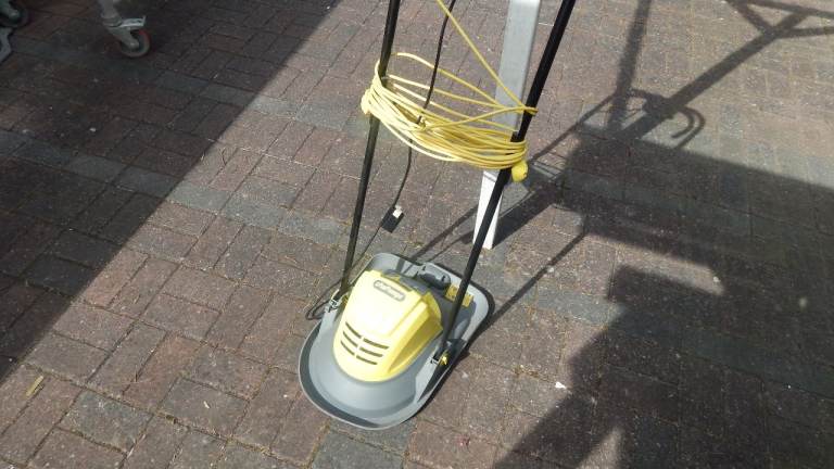 Challenge Corded Hover Mower - 900W.