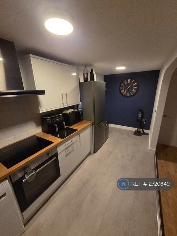 2 bedroom flat in The Spinnakers, Liverpool, L19 (2 bed) (#2720849)