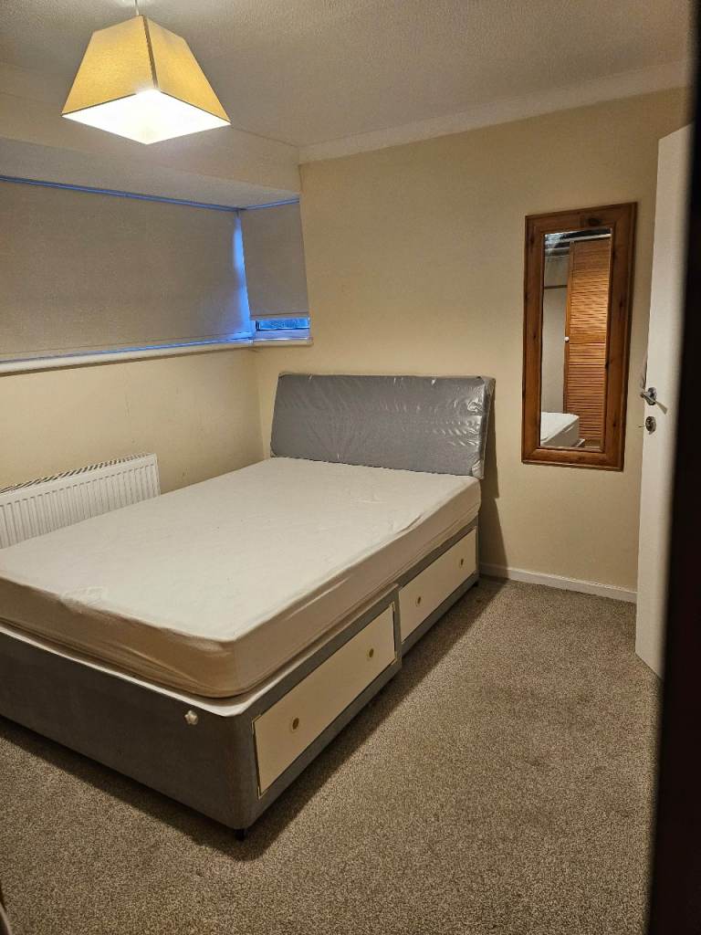 Cosy Double room to let
