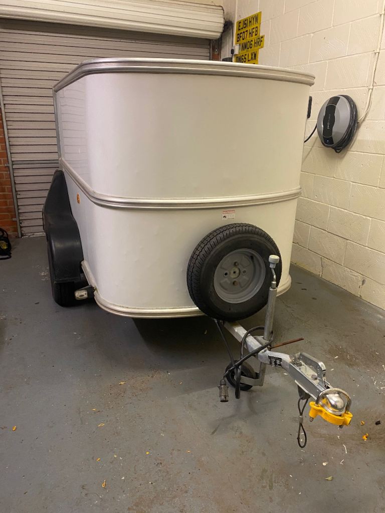   BOX TRAILER IFOR WILLIAMS