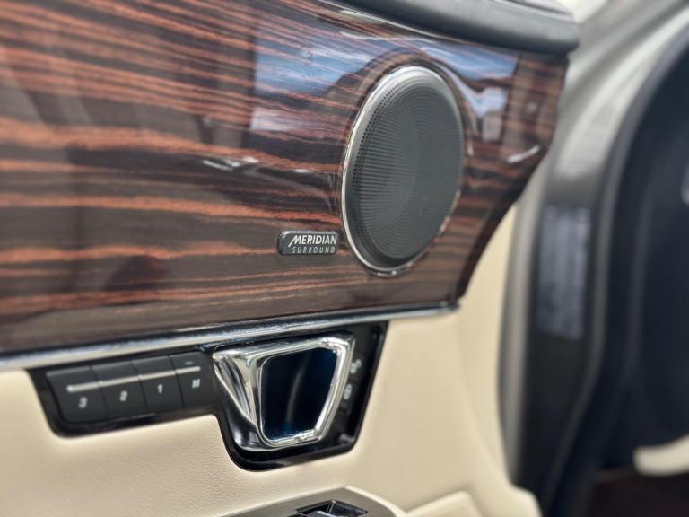 2017 Jaguar XJ 3.0d V6 Portfolio Auto Euro 6 (s/s) 4dr SALOON Diesel Automatic