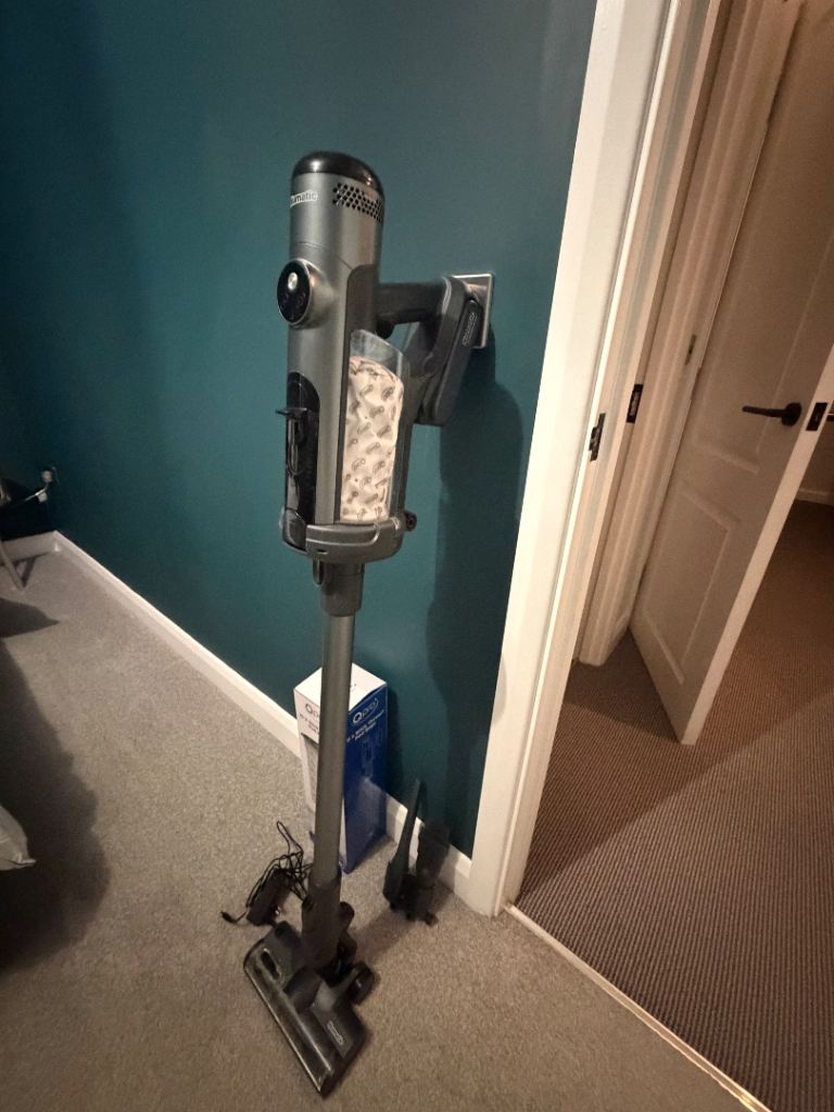 Cordless Henry quick vacuum cleaner 