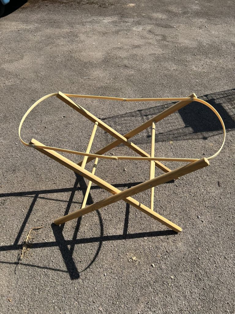 Moses basket frame