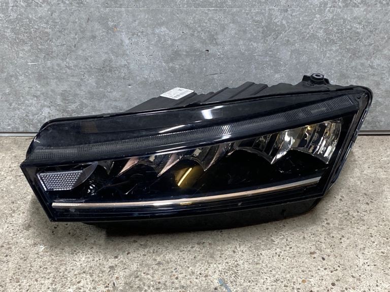 Skoda Octavia passenger side led headlight 2020 -2023 
