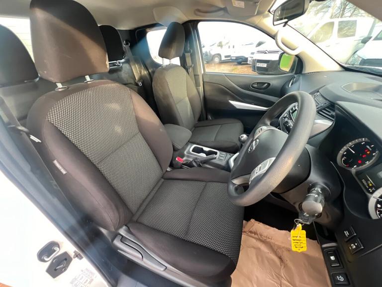 2018 Nissan Navara 2.3 dCi Visia King Pickup Extended Cab 4dr Diesel Manual 4WD Euro 6 (s/s) ( Pi...