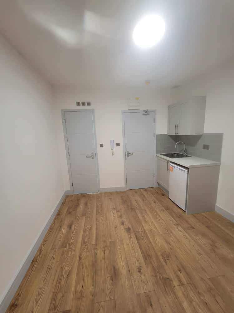 HMO Studio Flat – Kingston Upon Thames Area - KT1 2HG – DSS Welcome (35+)