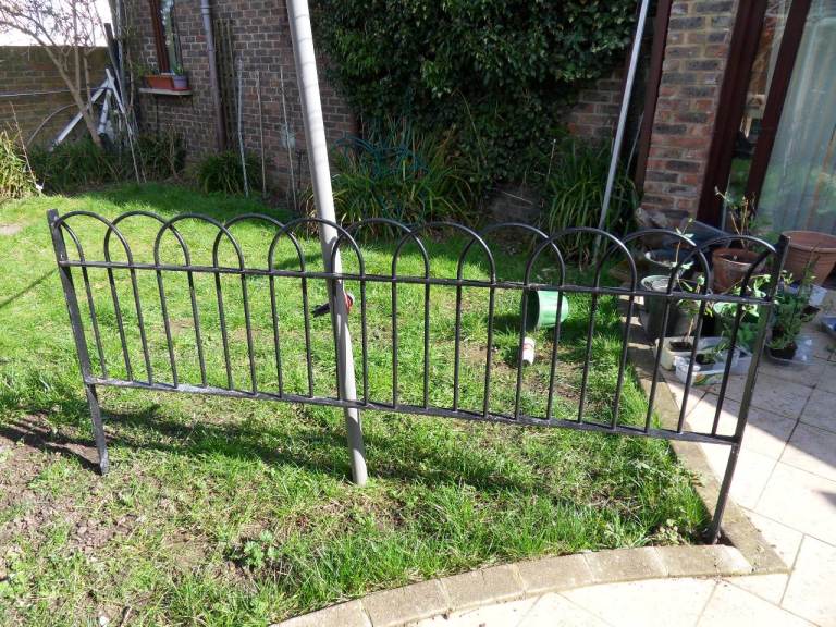 metal heavy duty garden railing hooped
