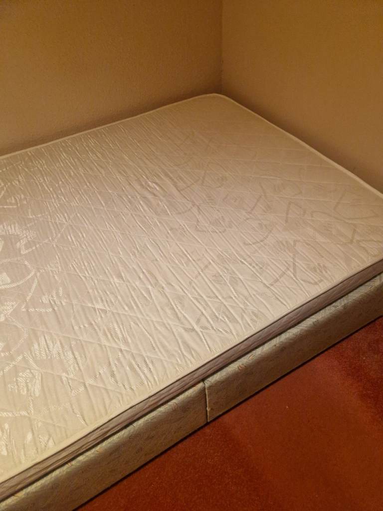 Divan Bed Base and Mattress Set | Standard Double Used Condition