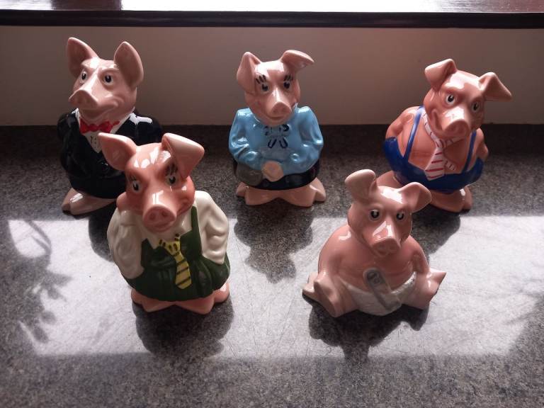 WADE NATWEST PIGS (FULL SET OF 5) ALL WITH ORIGINAL STOPPERS 