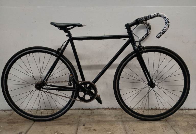 (like new) NO LOGO single speed road bike / medium 