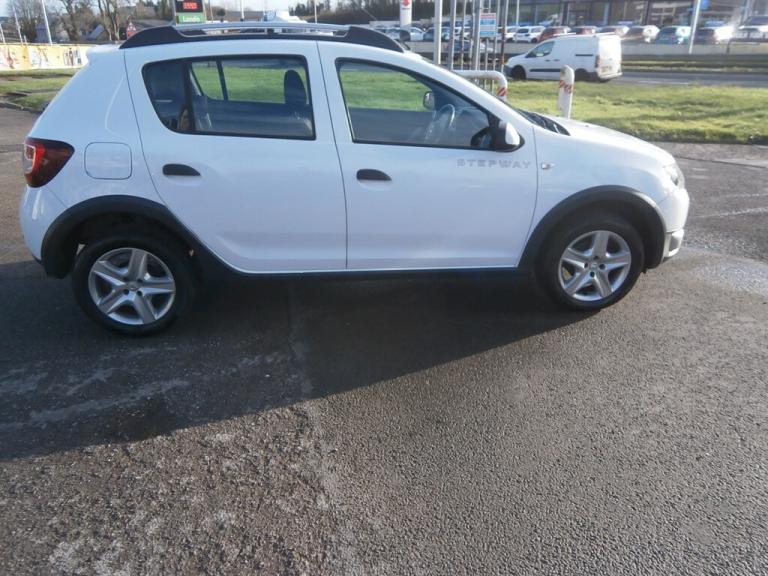 2015 Dacia Sandero Stepway 1.5 dCi Laureate 5dr HATCHBACK DIESEL Manual