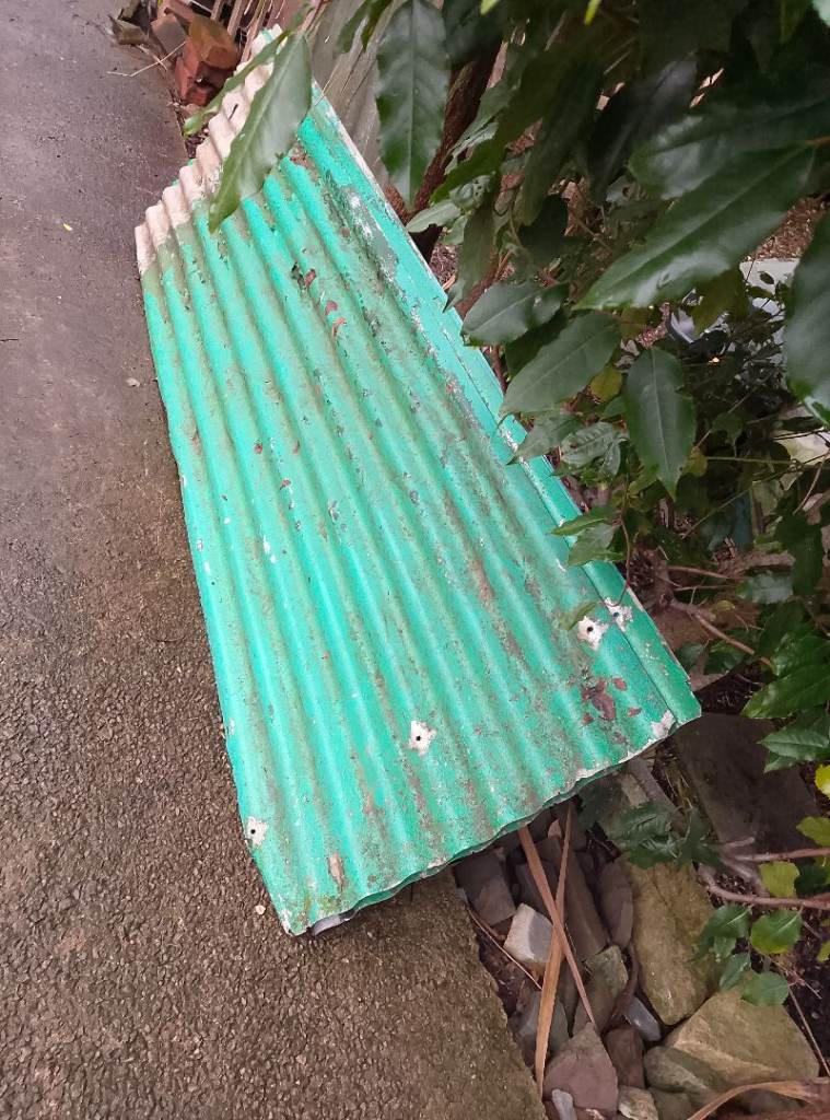 5 x 2 metre length corrugated metal sheets 