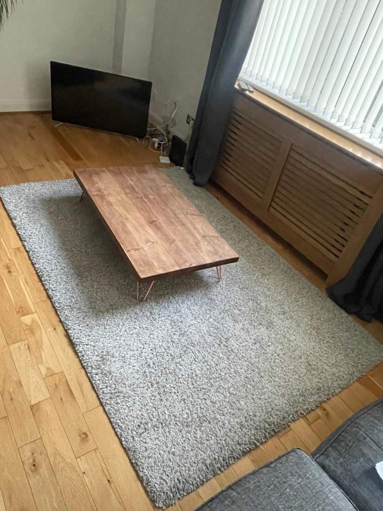 Large Grey Shaggy Rug – Good Condition