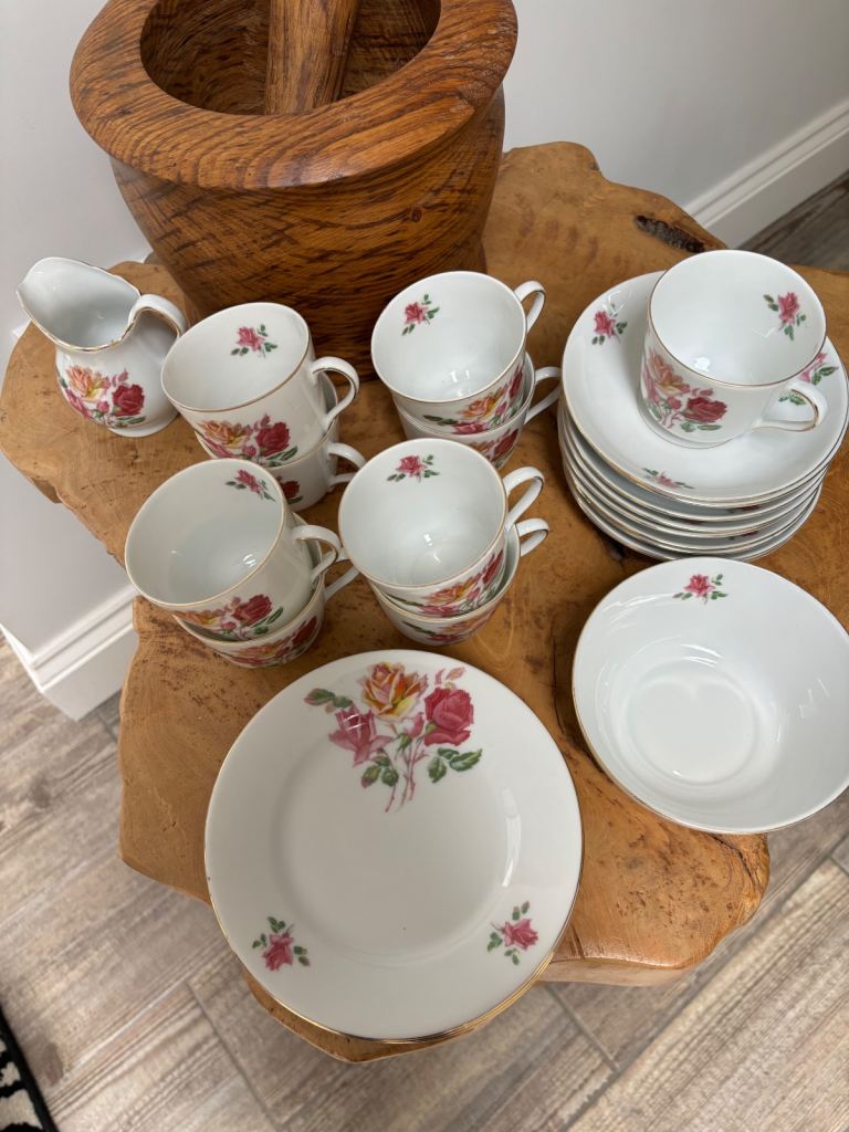 image for Pretty tea set