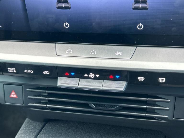  Vauxhall Grandland Electric 73kwh Gs Suv 5dr Electric Auto 213 Ps Electric