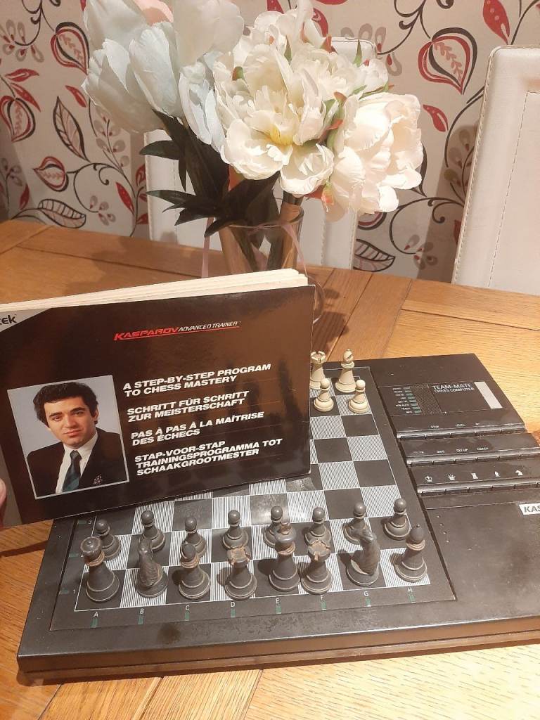 Saitek Kasparov Electronic Chess Team Mate Computer Game 