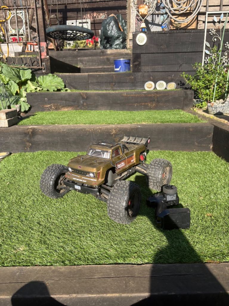 Rc arrma outcast 4s rc car Not nitro
