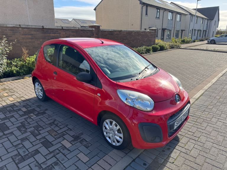 Citreon C1 1.0 petrol, 12 months MOT, £20 tax, ULEZ FREE