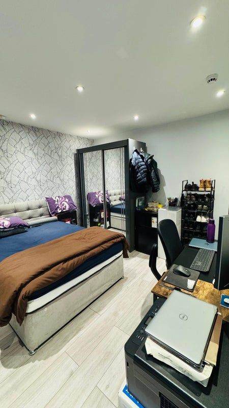 Modern En-Suite Rooms In New Malden