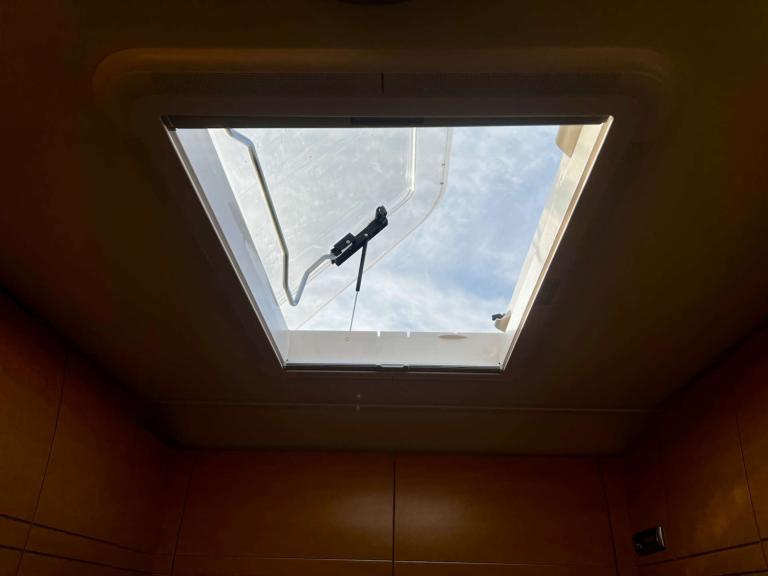 2011 Peugeot Olympus 462 Olympus 462 Single Axle Unlisted Petrol Automatic