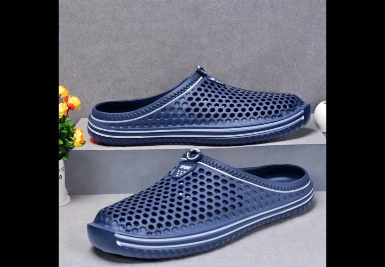 Men’s summer beach clogs shoes size UK9/10