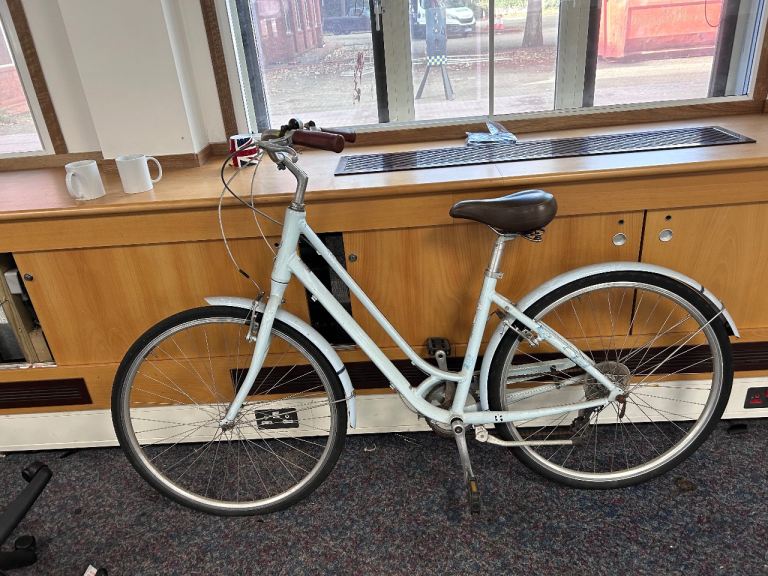 Very good condition giant womens bike 