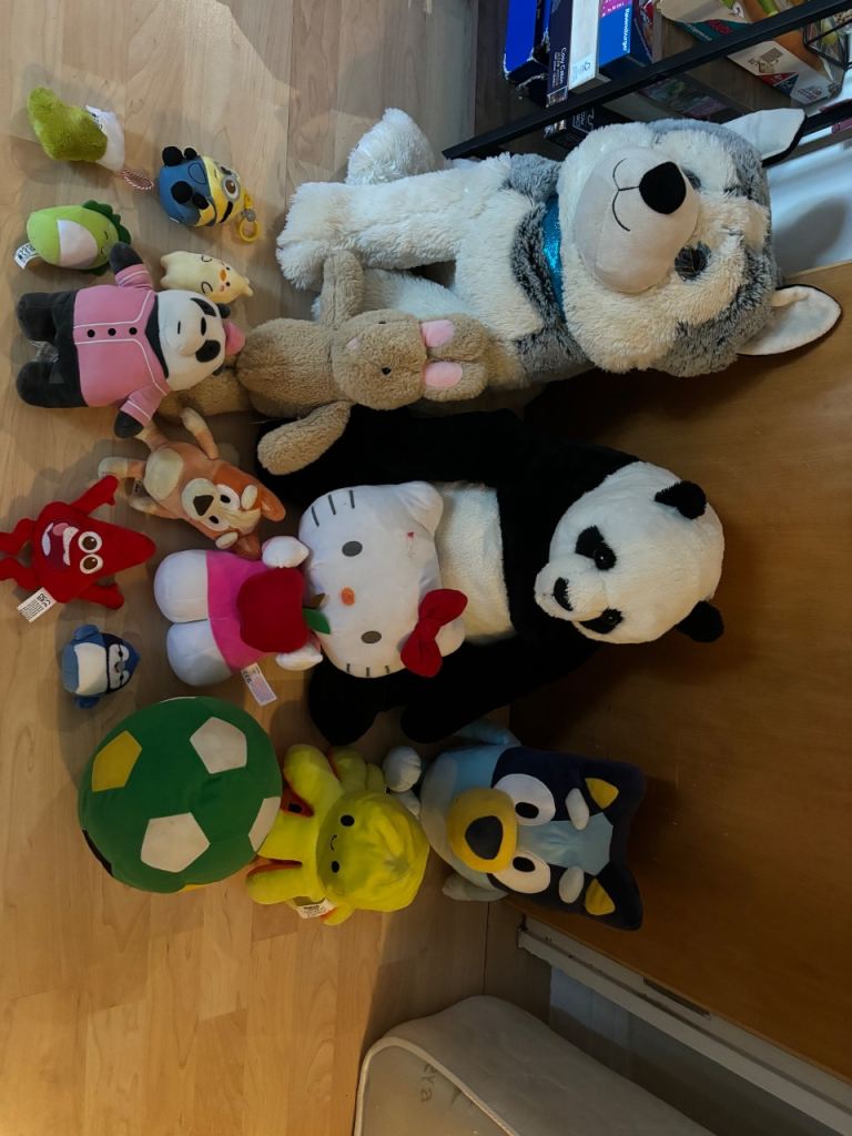 Large Collection of Soft Toys – Various Characters, Good Condition