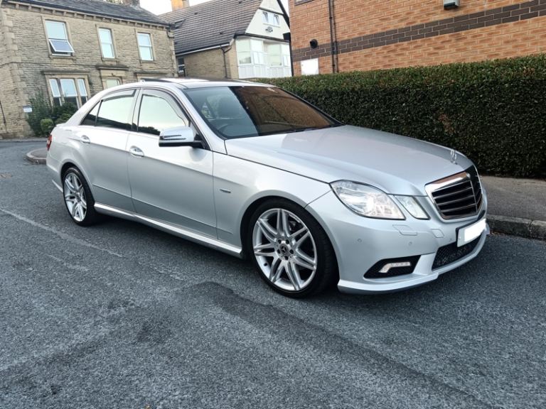 2011 MERCEDES-BENZ E CLASS E250 CDI AMG SPORT  BLUE EFFICIENCY AUTO SILVER LOW MILES STUNNING CAR