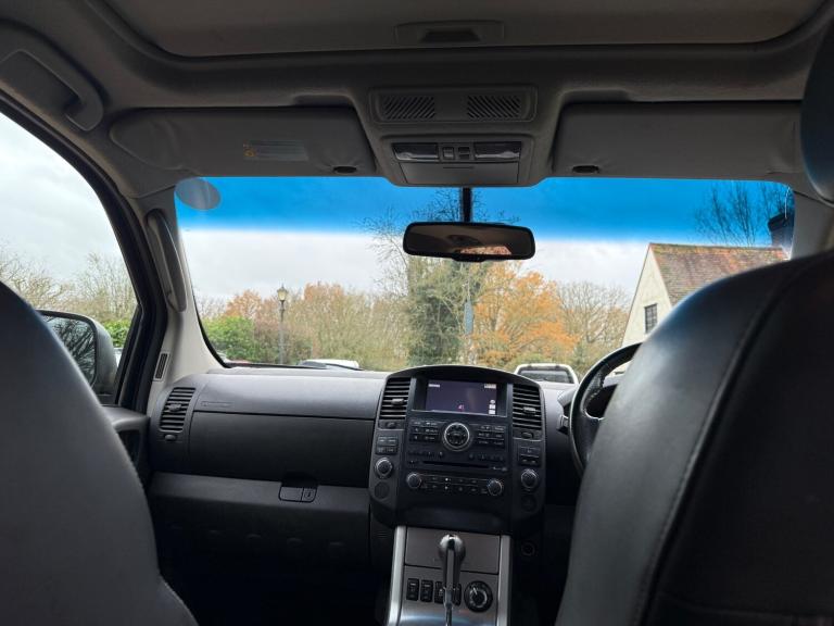 2015 Nissan Navara Double Cab Pick Up Outlaw 3.0dCi V6 231 4WD Auto PICK UP Diesel Automatic