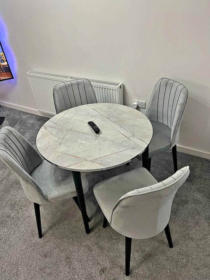 Round Dining Table & 4 Grey Chairs – Contemporary Home Set