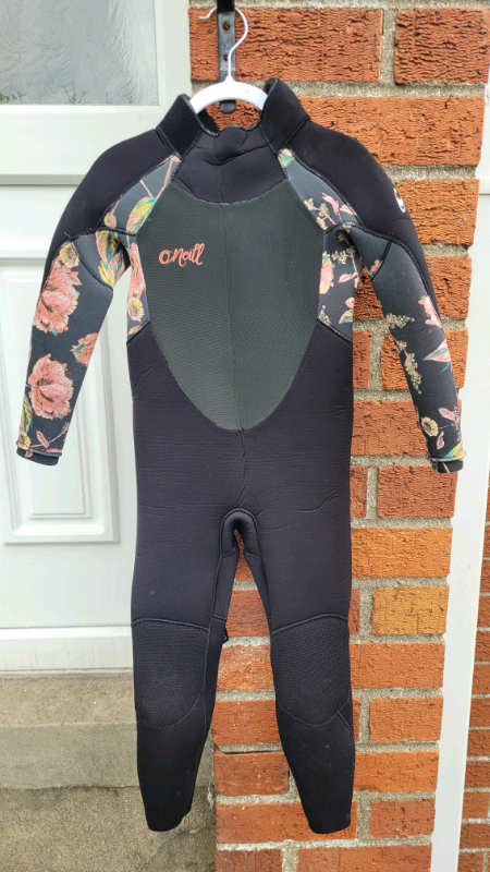 O'neill epic child's wetsuit Size 4, 4-6yrs