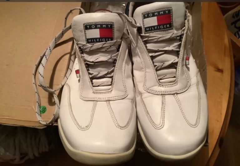 Tommy Hilfiger Leather sports trainers shoes, Brand colours, Size 44, Preowned VGC