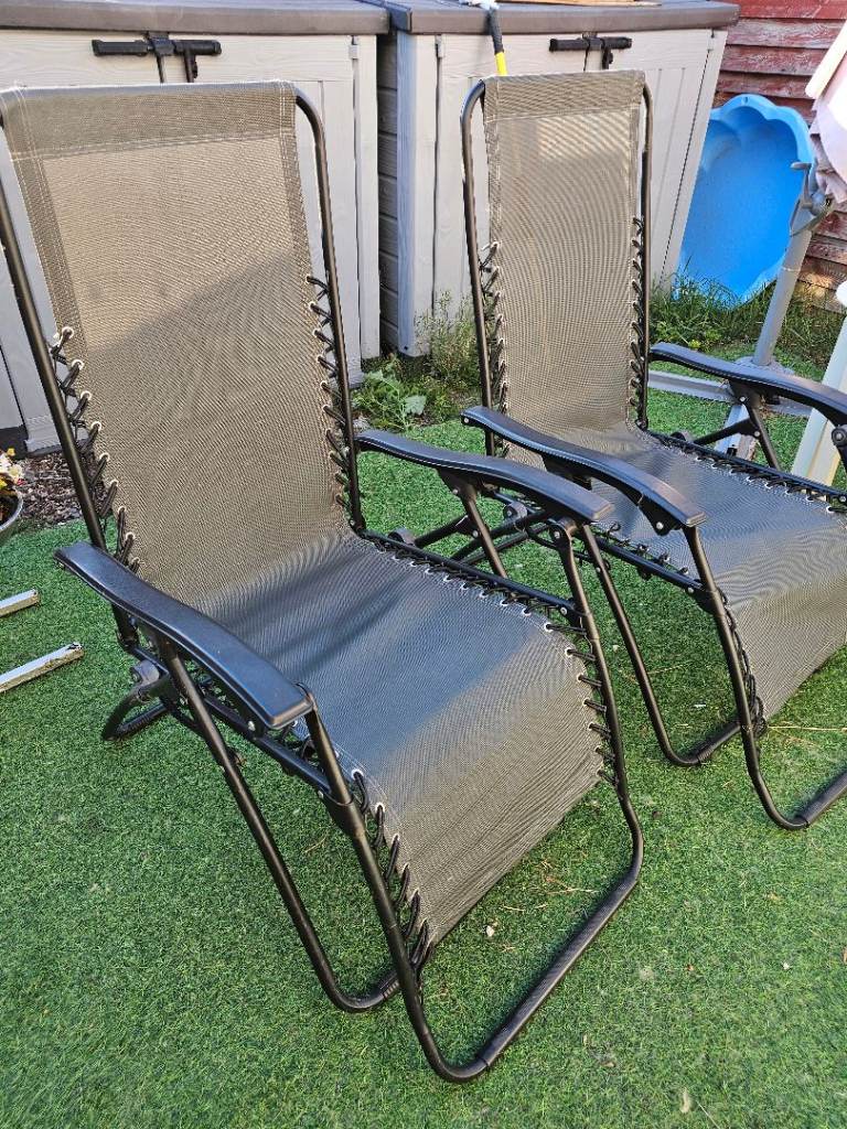Pair of Grey Garden Recliner Chairs – Good Condition