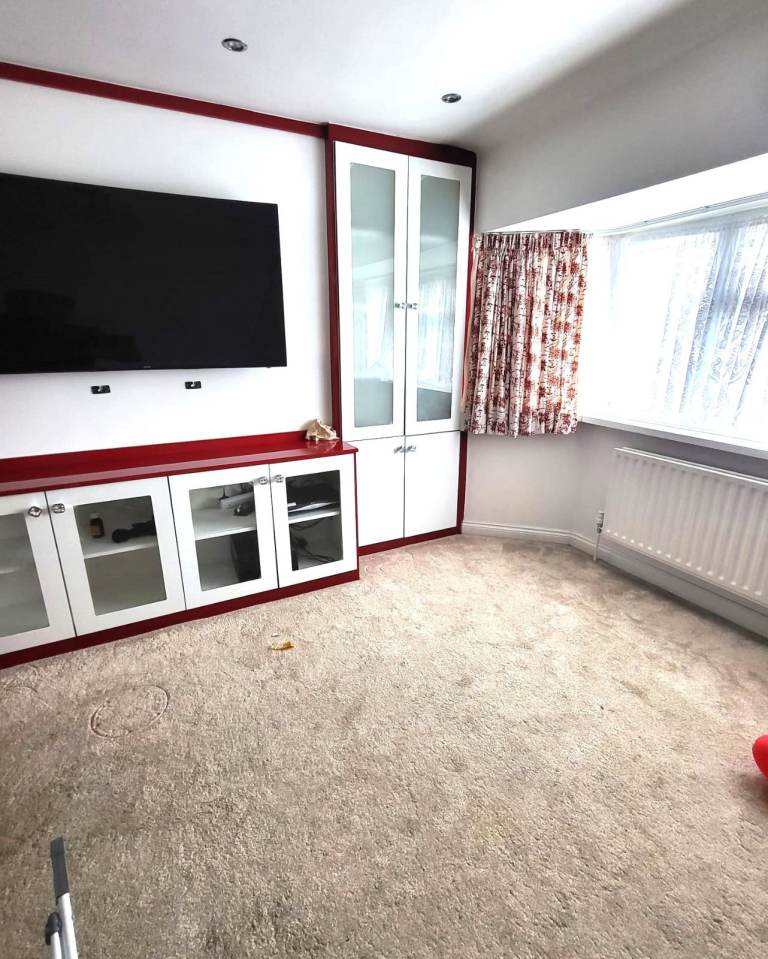  2-bedroom flat in Upper Sutton Lane, Hounslow.