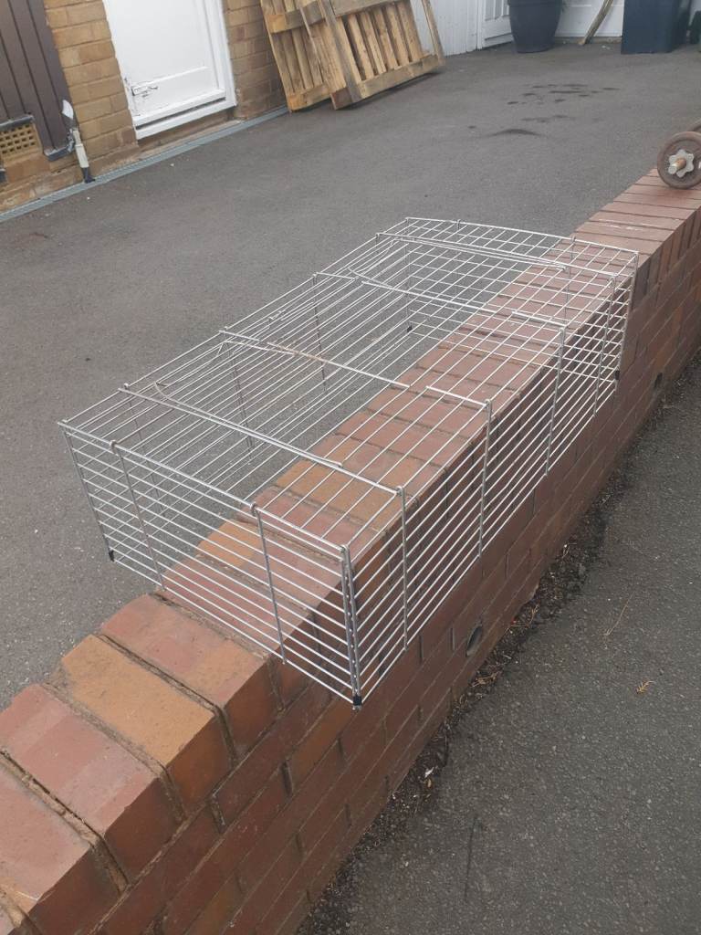 Metal Cage , 31 x 17 x 10 inches, Good Run For Hamsters, Guinea Pigs or Small Rabbits 