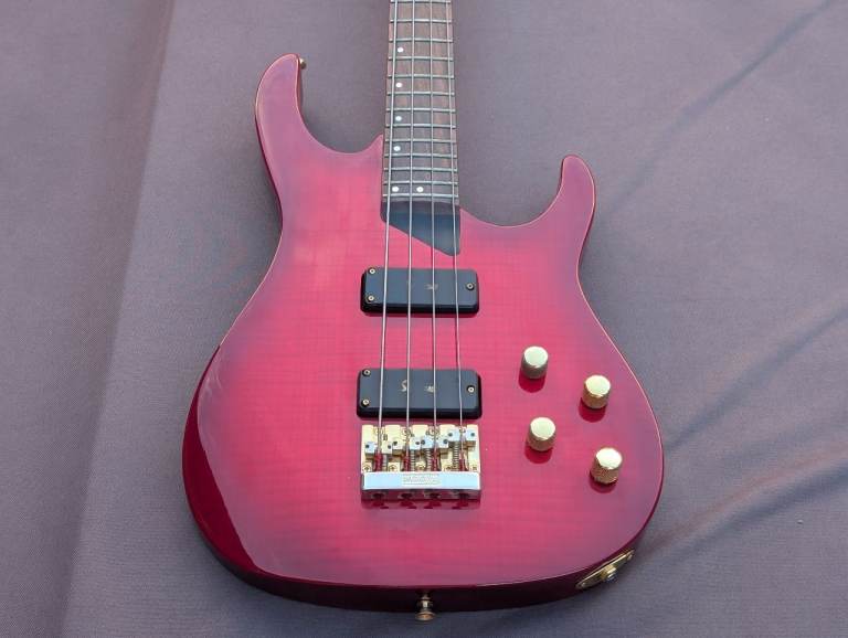 Washburn MB-8 Bass Guitar With Status Pickup and Electronics - 1992