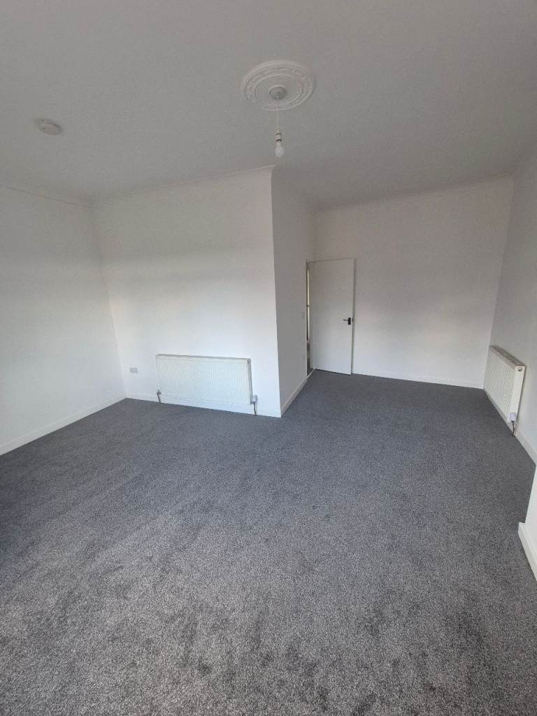 Flat to let streethouse 